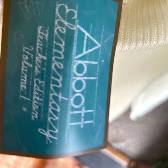 J C Penney Abbott Elementary White Cream Soft Turtleneck Sweater Size Medium NWT - Picture 9 of 9